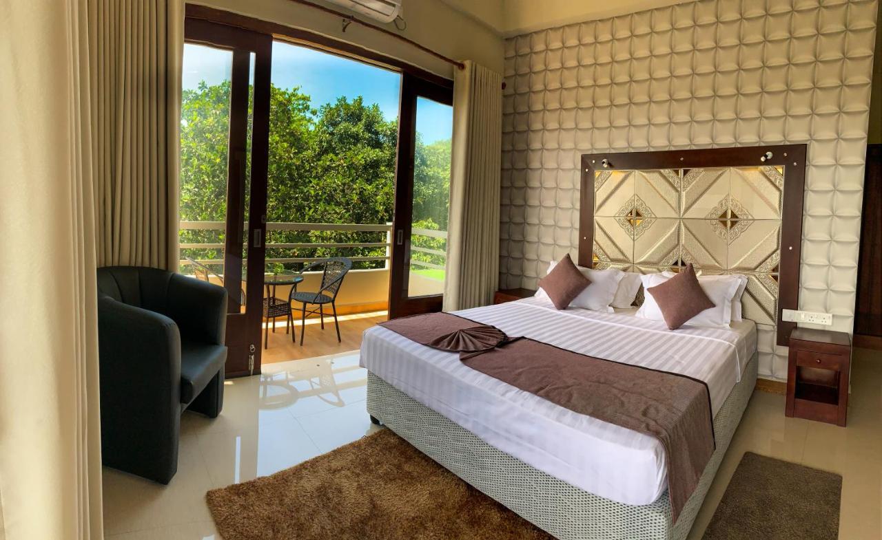 Mount Rich Rumassala Hotel Unawatuna Kültér fotó